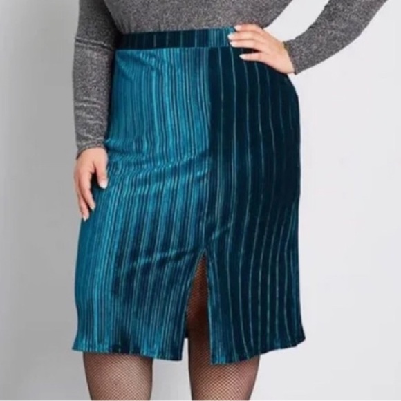ModCloth | Ribbed Velvet Skirt - Picture 1 of 6